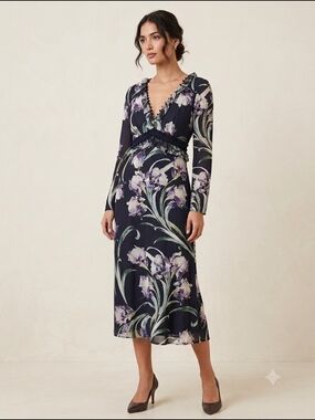 Club Monaco Black Floral Long Sleeve V-Neck Dress